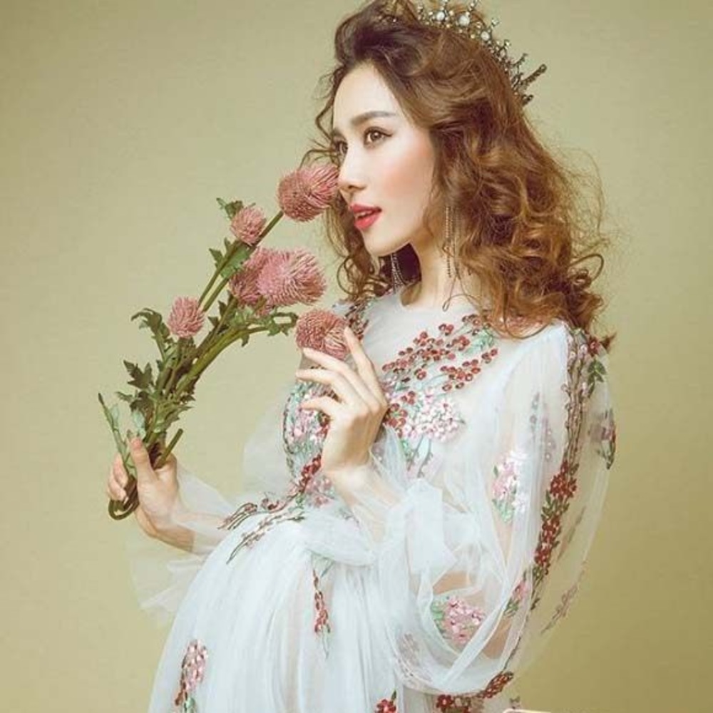 pregnant photo shooting maxi dress